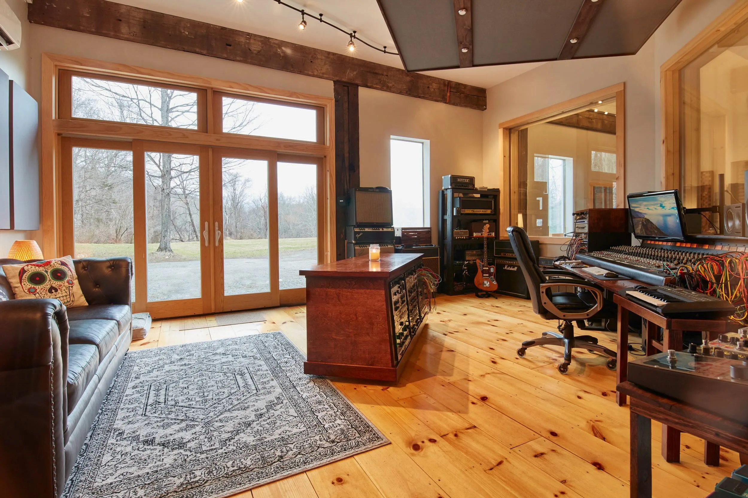 Hexapoint and Audio Pilot production studio for audio, video, voice-over, and creative work